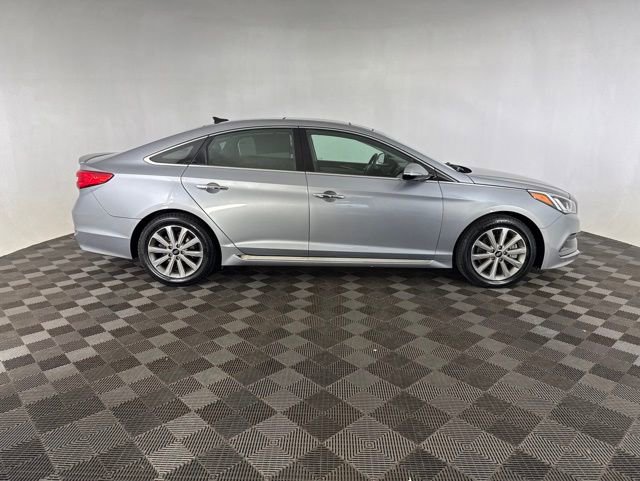 Used 2016 Hyundai Sonata Limited w/ Option Group 05 FWD image 6