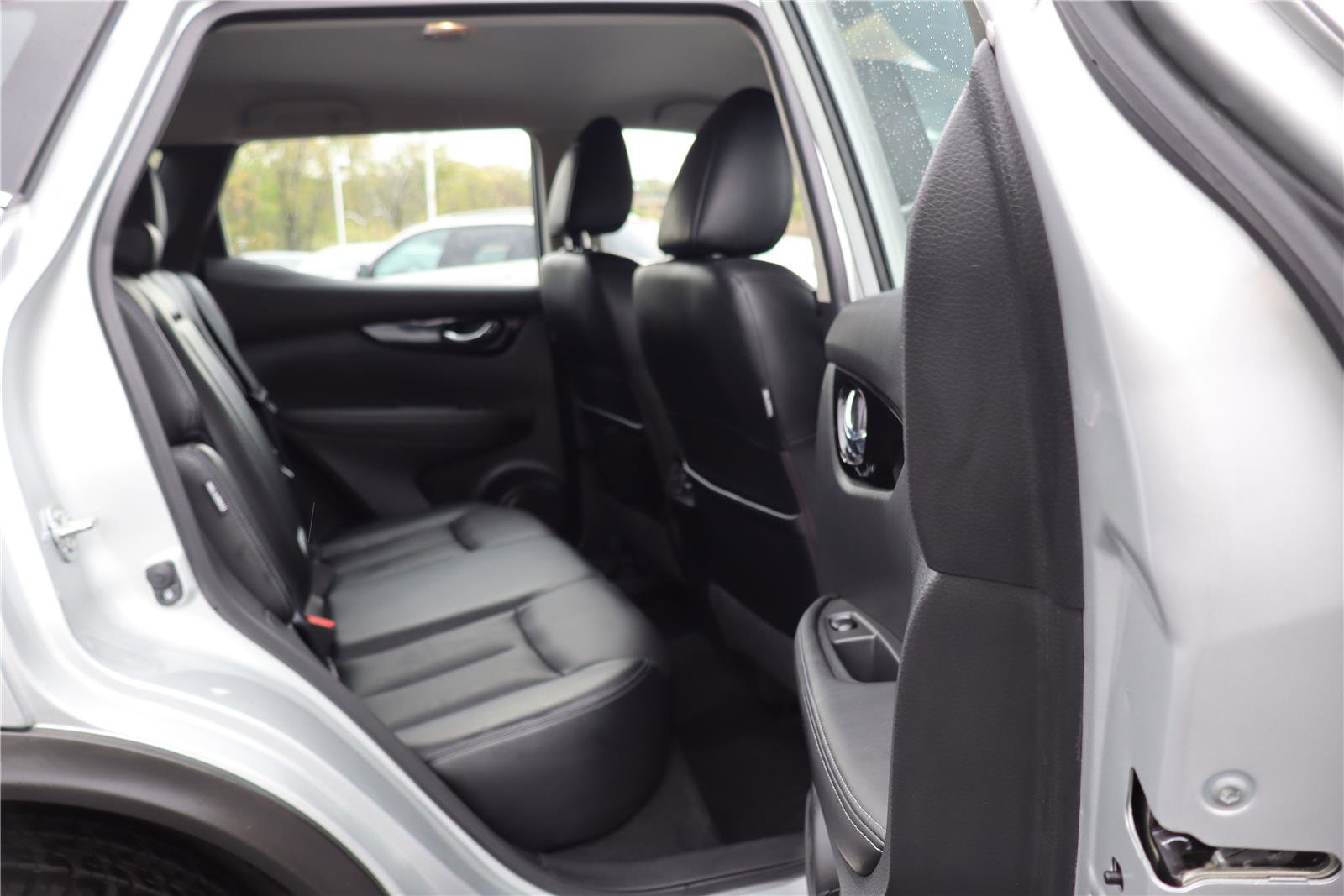 Used 2021 Nissan Rogue Sport SL AWD/4WD image 28