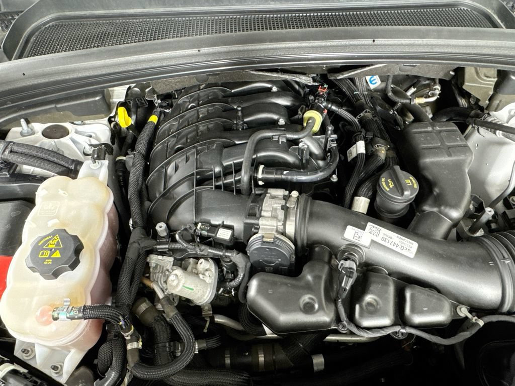 Used 2023 Jeep Grand Cherokee Limited AWD/4WD image 31