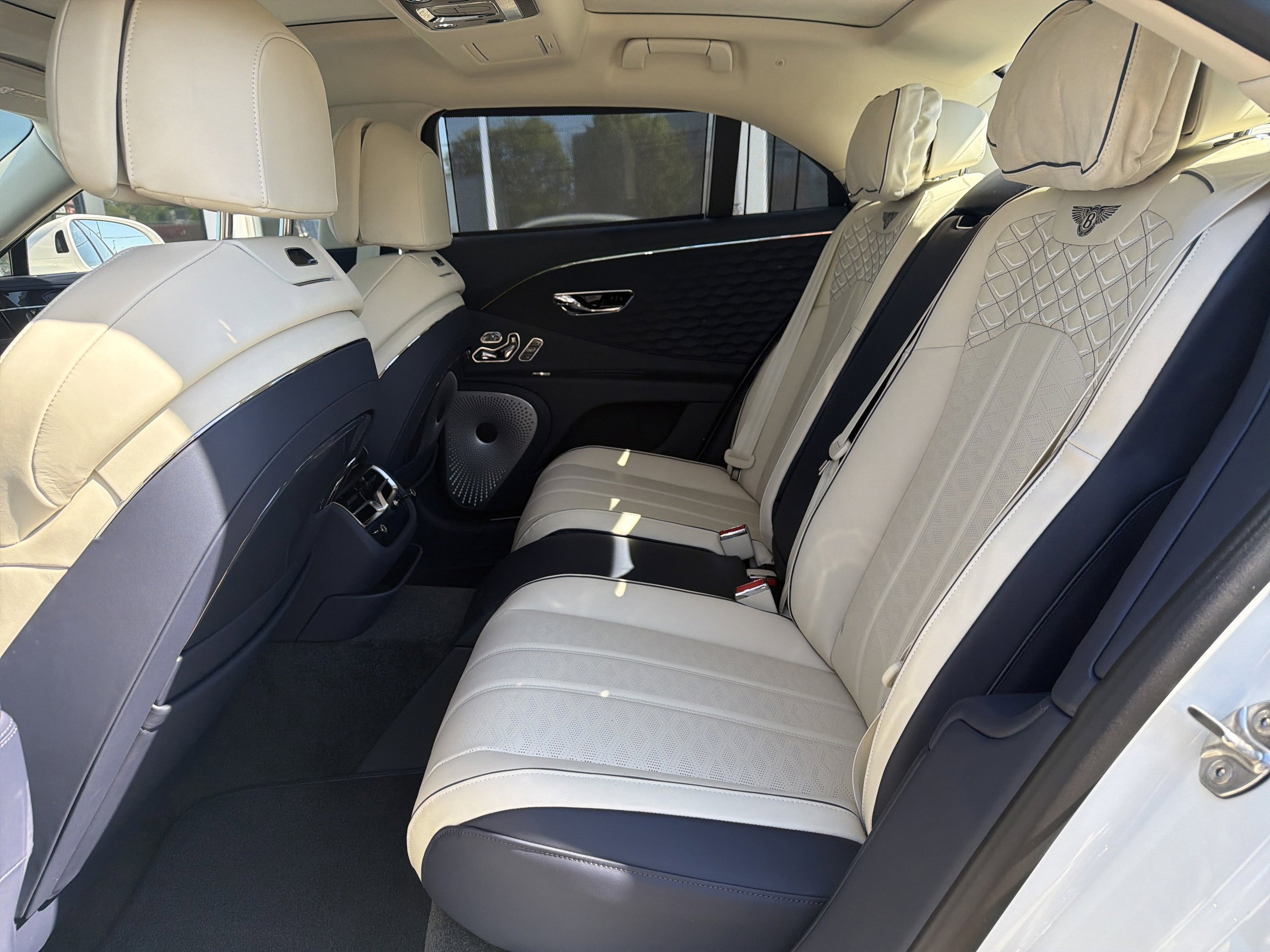 New 2026 Bentley Flying Spur Plug-In Hybrid AWD/4WD image 26