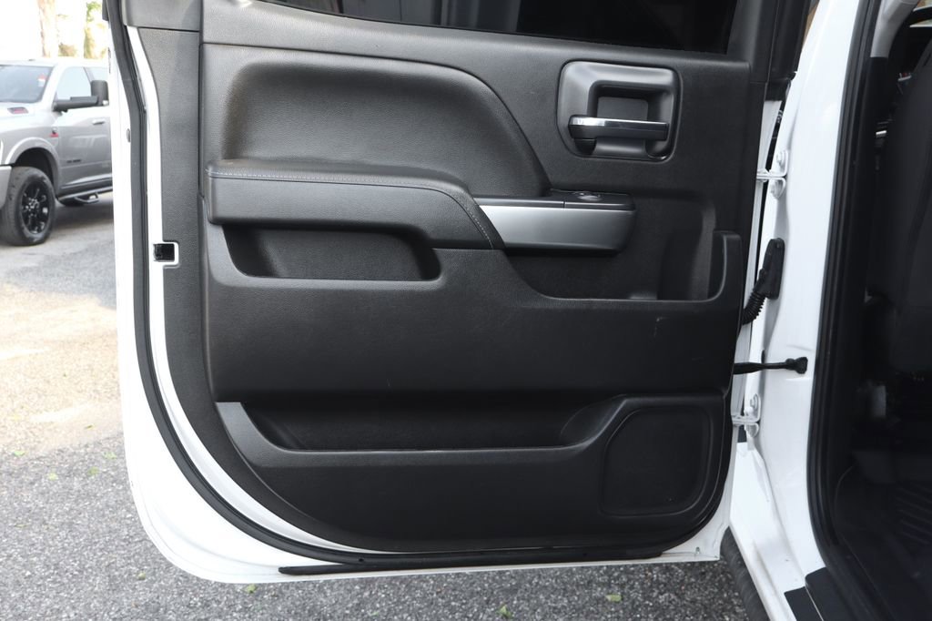 Used 2018 Chevrolet Silverado 1500 LT w/ All Star Edition AWD/4WD image 40