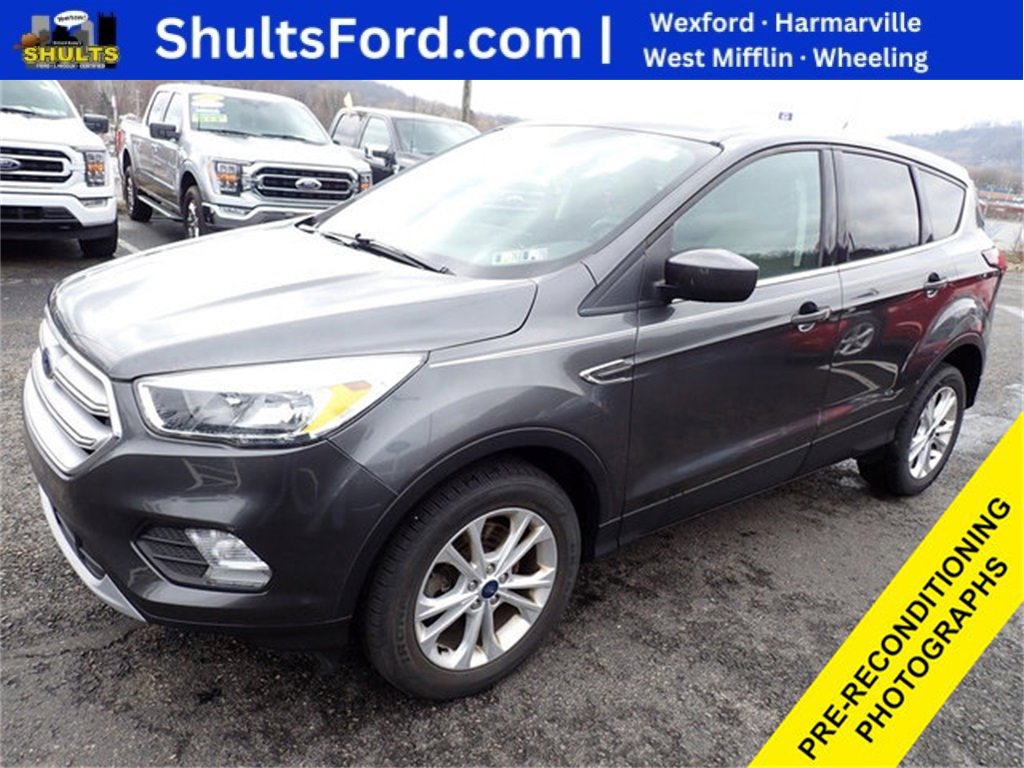 Used 2019 Ford Escape SE image 1