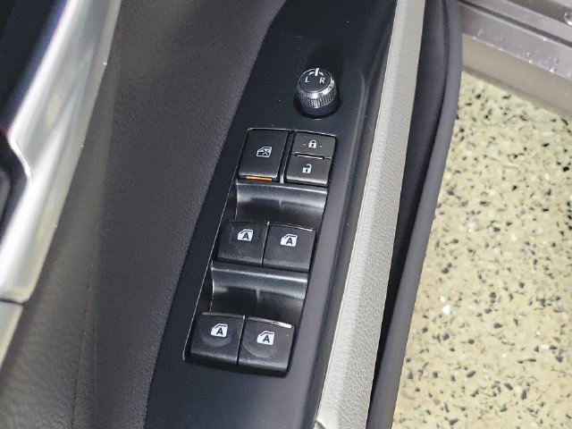 Used 2018 Toyota Camry XLE w/ Audio Package FWD image 23