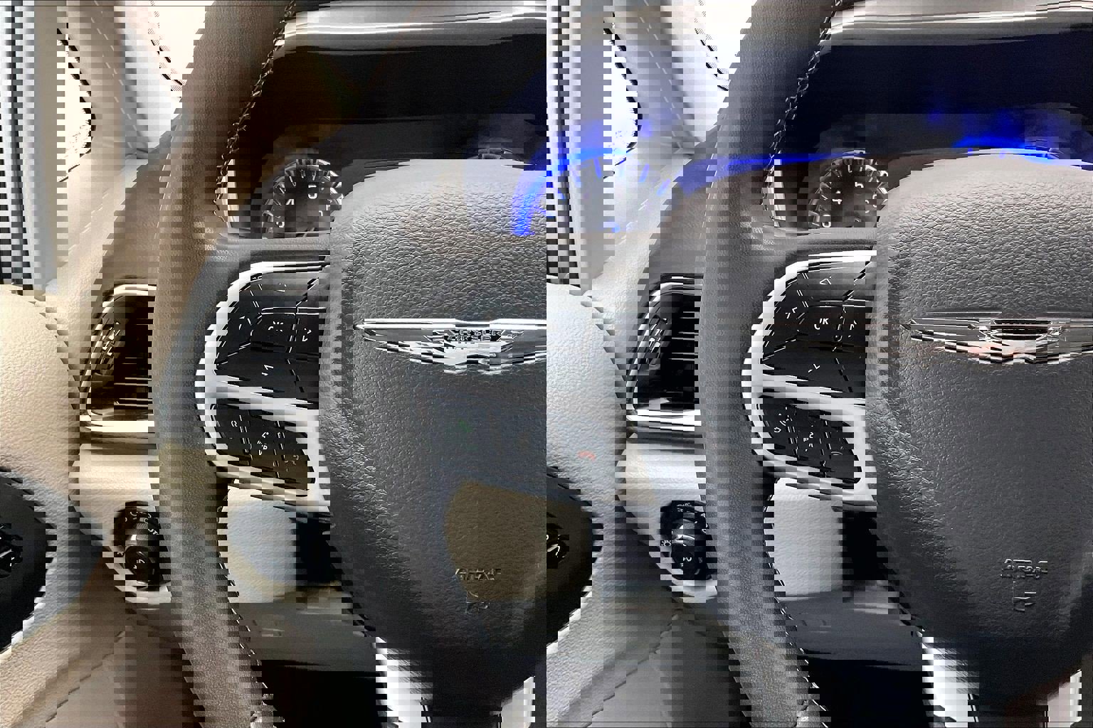 Used 2024 Chrysler Pacifica Touring-L image 20