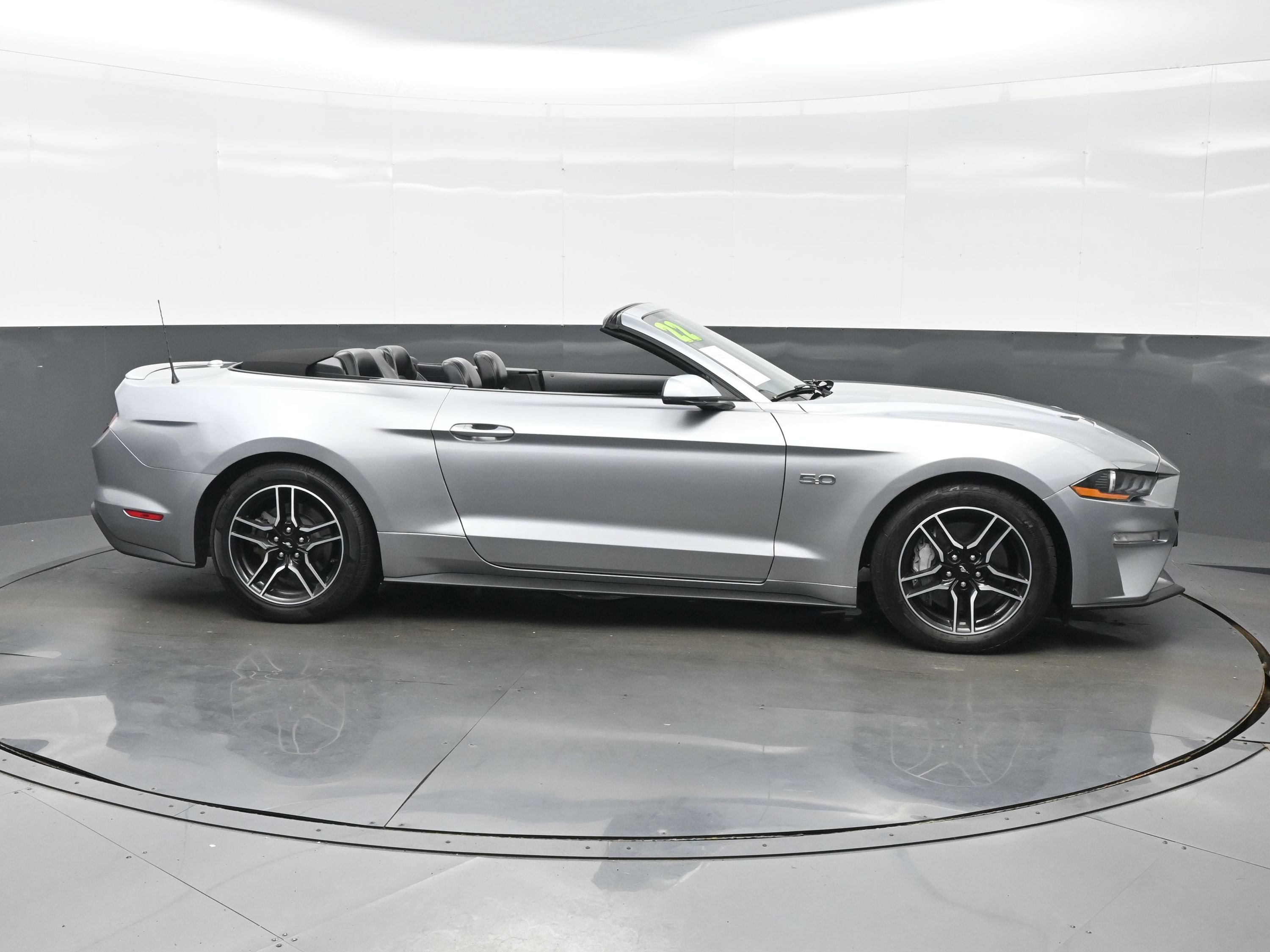 Used 2022 Ford Mustang GT Premium w/ Equipment Group 401A RWD image 7