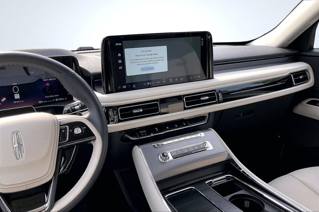 Used 2026 Lincoln Aviator 2WD image 11