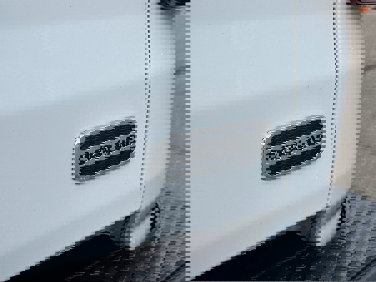 Used 2023 Jeep Gladiator Overland image 21