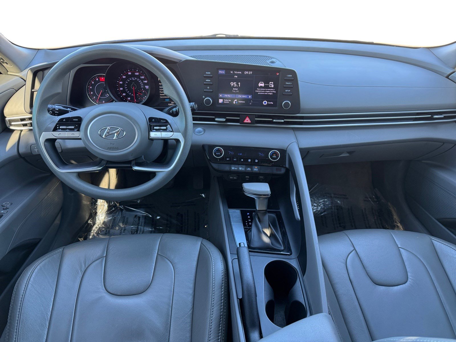 Used 2022 Hyundai Elantra SEL image 10