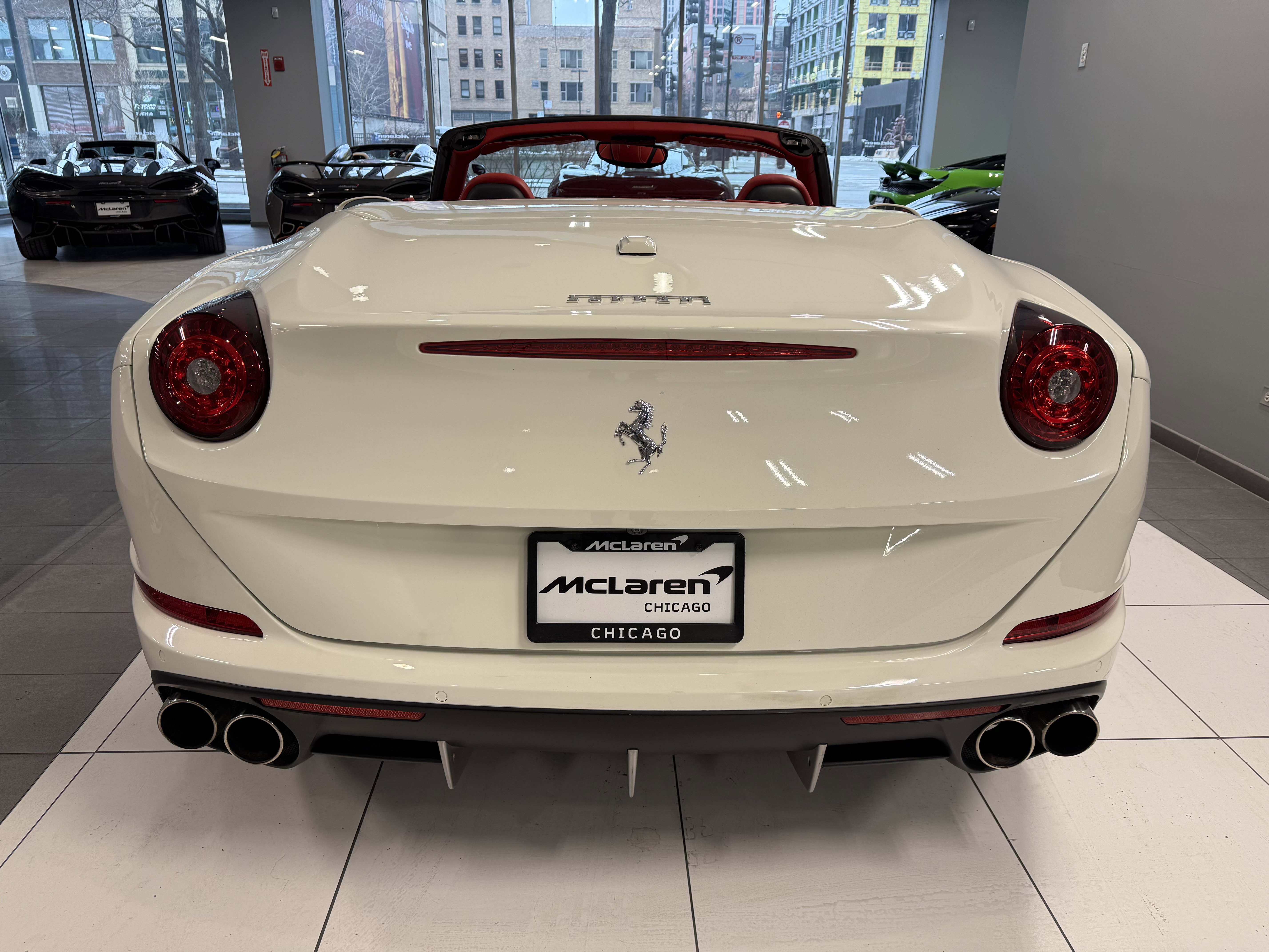 Used 2017 Ferrari California T image 17