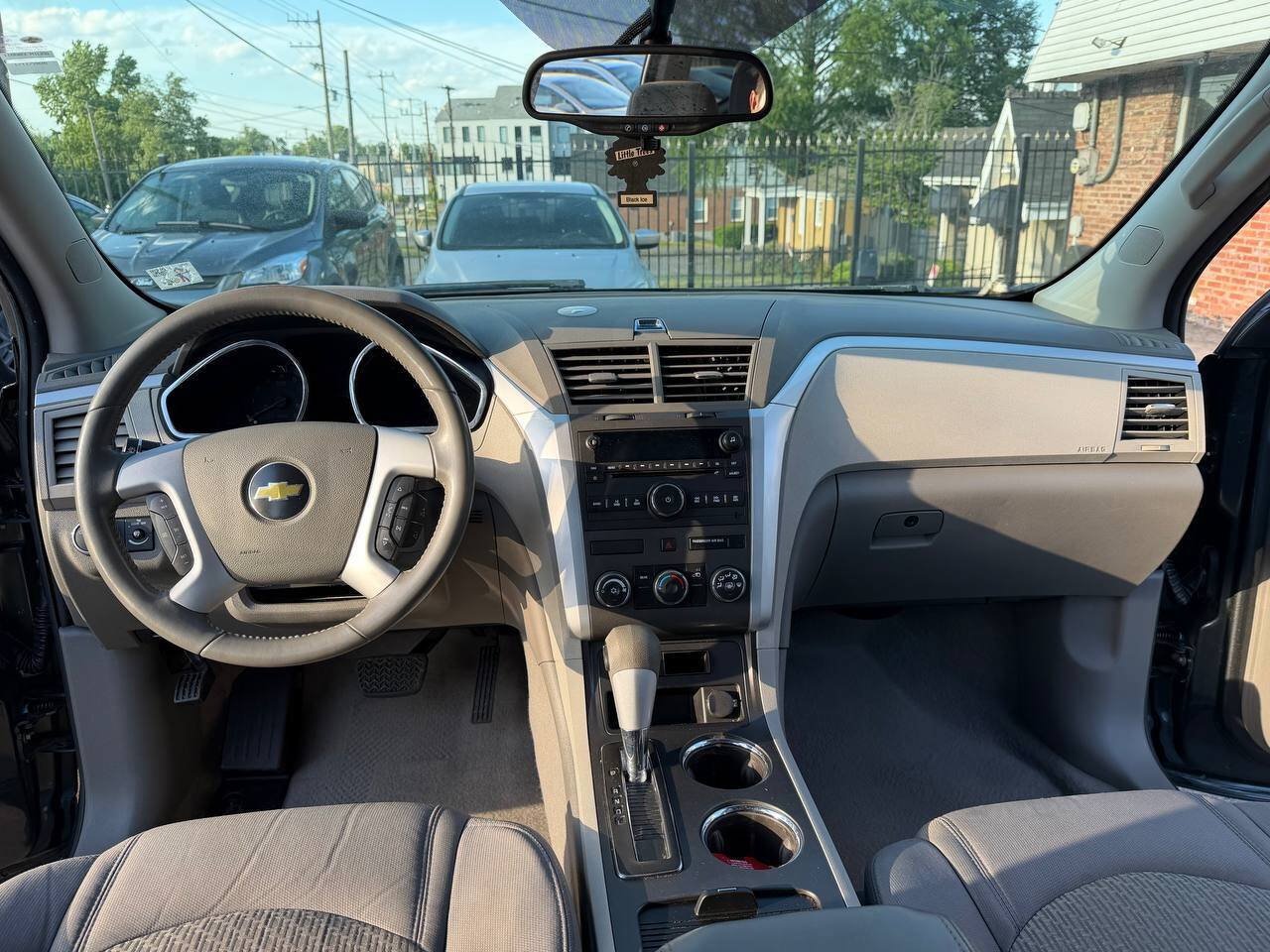 Used 2011 Chevrolet Traverse LS FWD image 27
