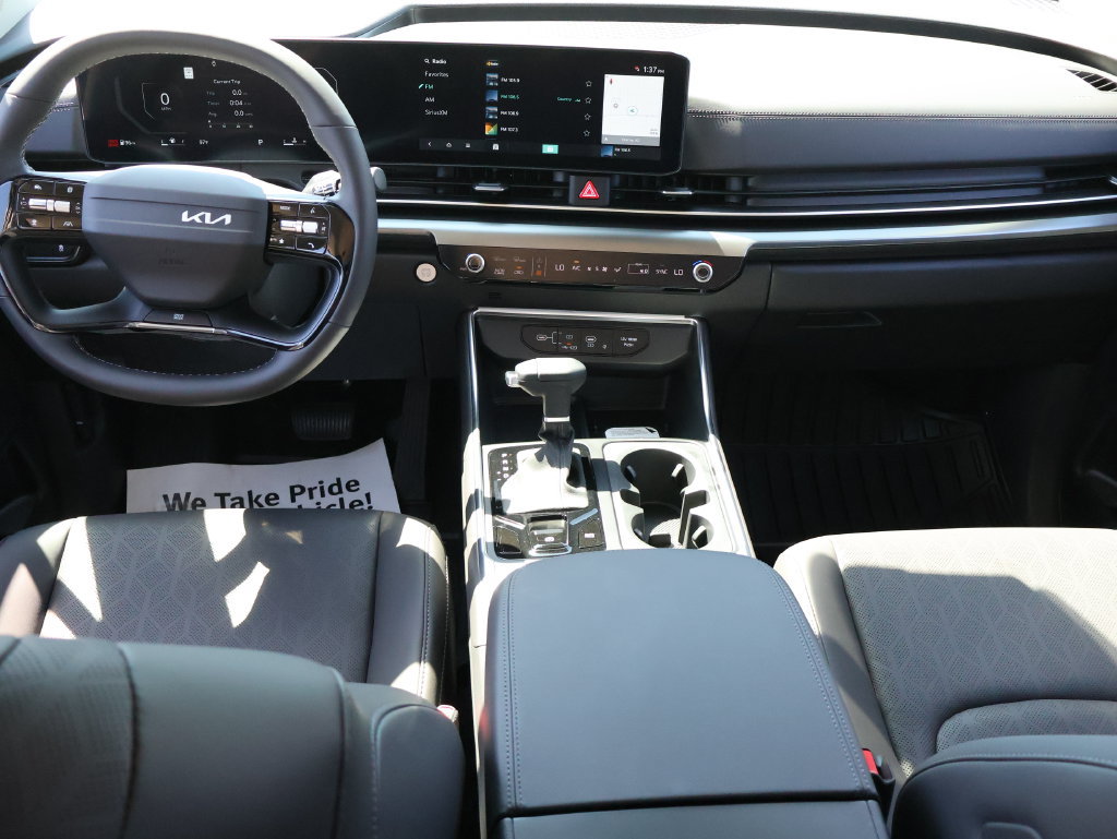 New 2027 Kia Carnival SX w/ Dark Edition Package FWD image 18