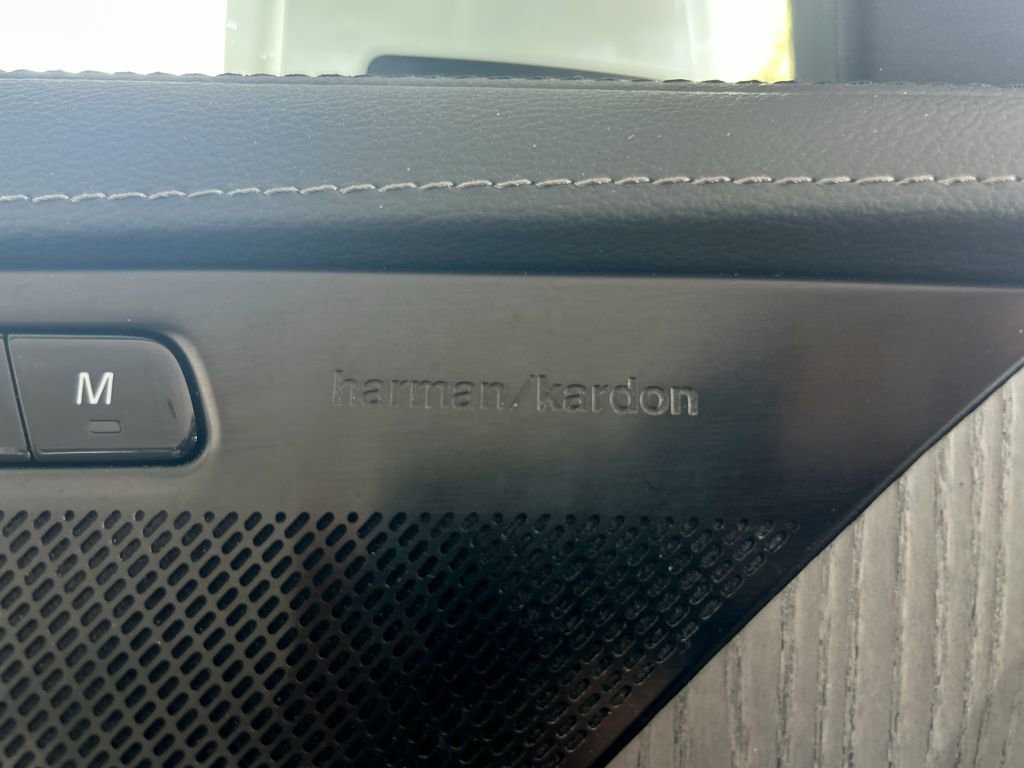 Used 2023 Volvo XC90 B6 Ultimate w/ Protection Package Premier image 35