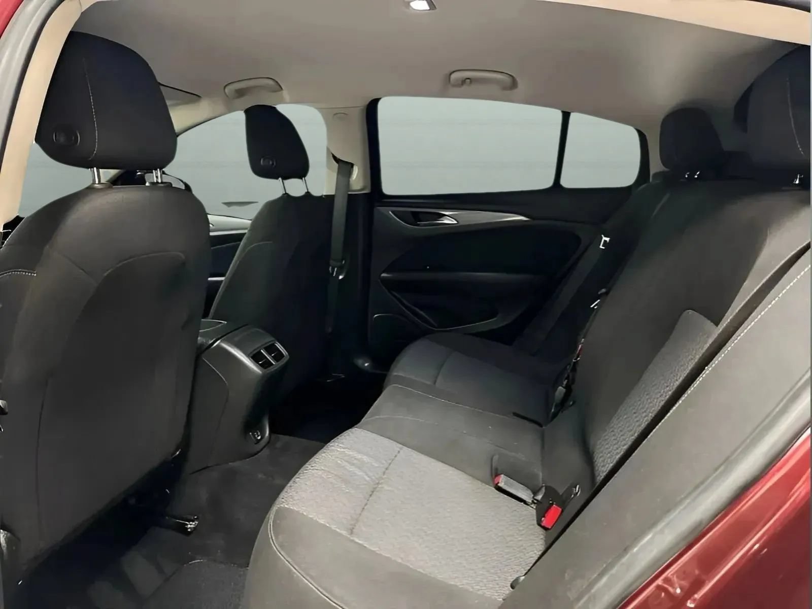 Used 2019 Buick Regal Preferred FWD image 11