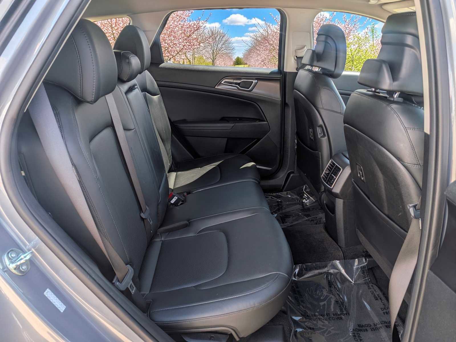 Used 2025 Kia Sportage EX image 22