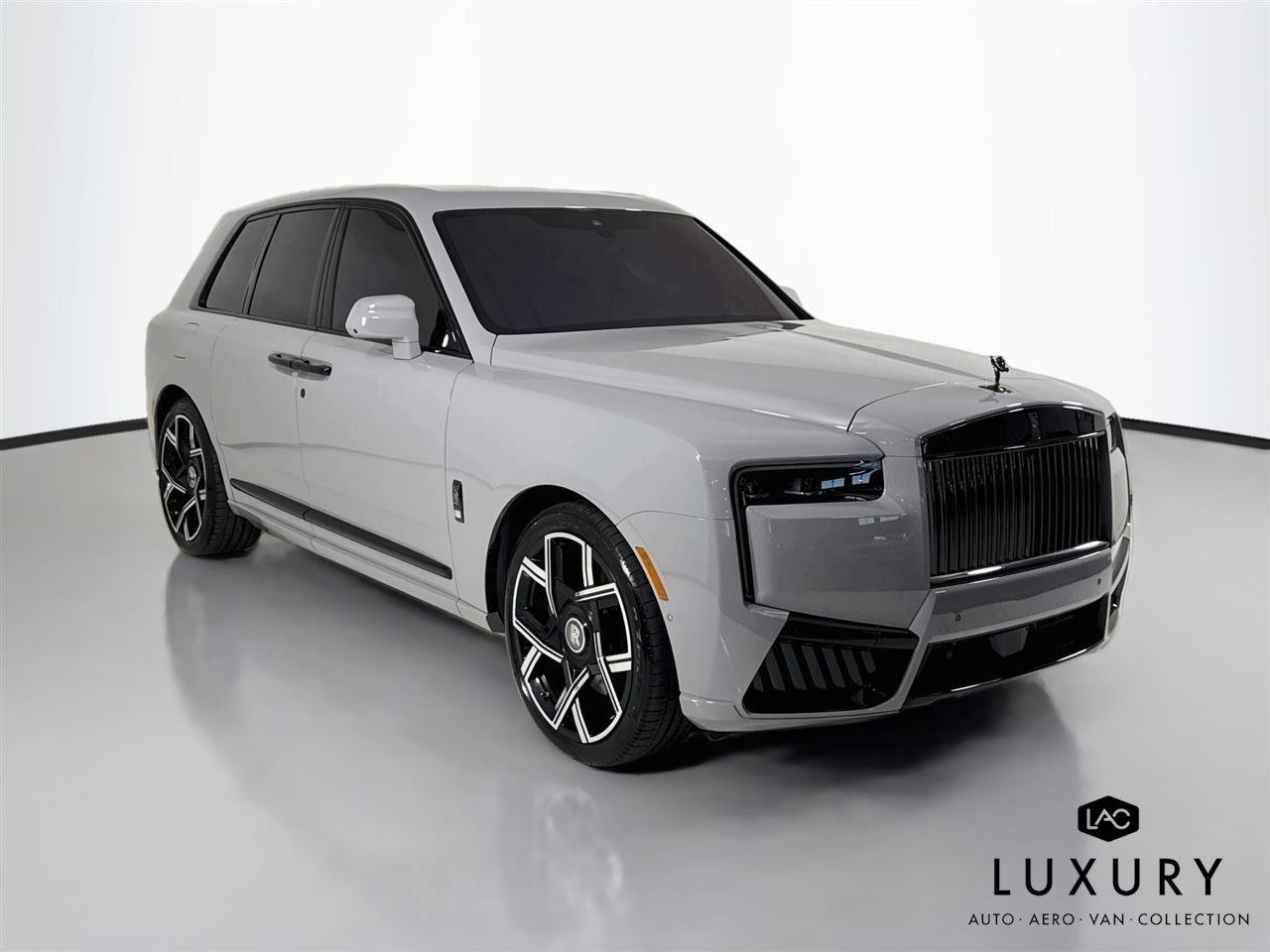 Used 2025 Rolls-Royce Cullinan Black Badge AWD/4WD image 3