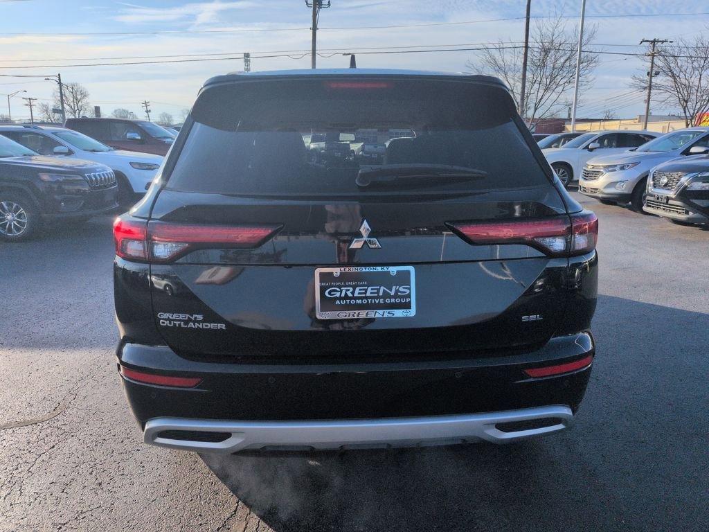 Used 2022 Mitsubishi Outlander SEL FWD image 4