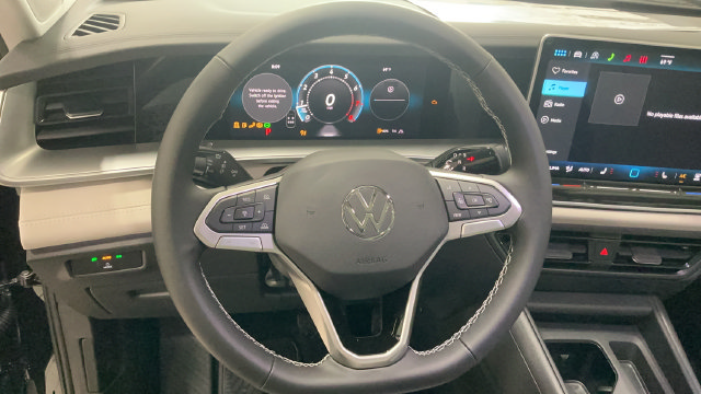 New 2026 Volkswagen Tiguan SE AWD/4WD image 16