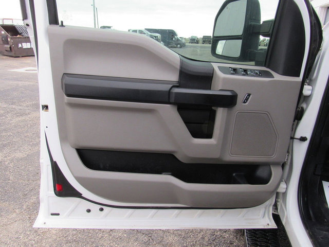 Used 2017 Ford F450 XL w/ Power Equipment Group image 37