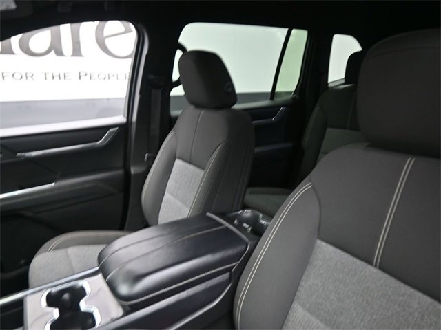 Used 2025 GMC Acadia Elevation image 10