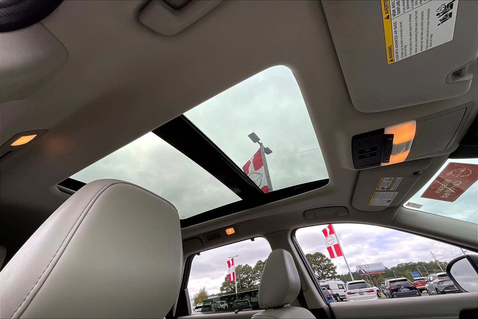 Used 2022 Nissan Pathfinder SL w/ SL Premium Package image 22