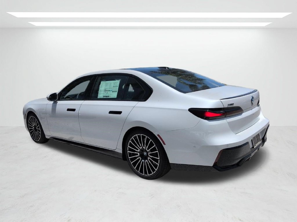 New 2026 BMW 750e xDrive AWD/4WD image 6