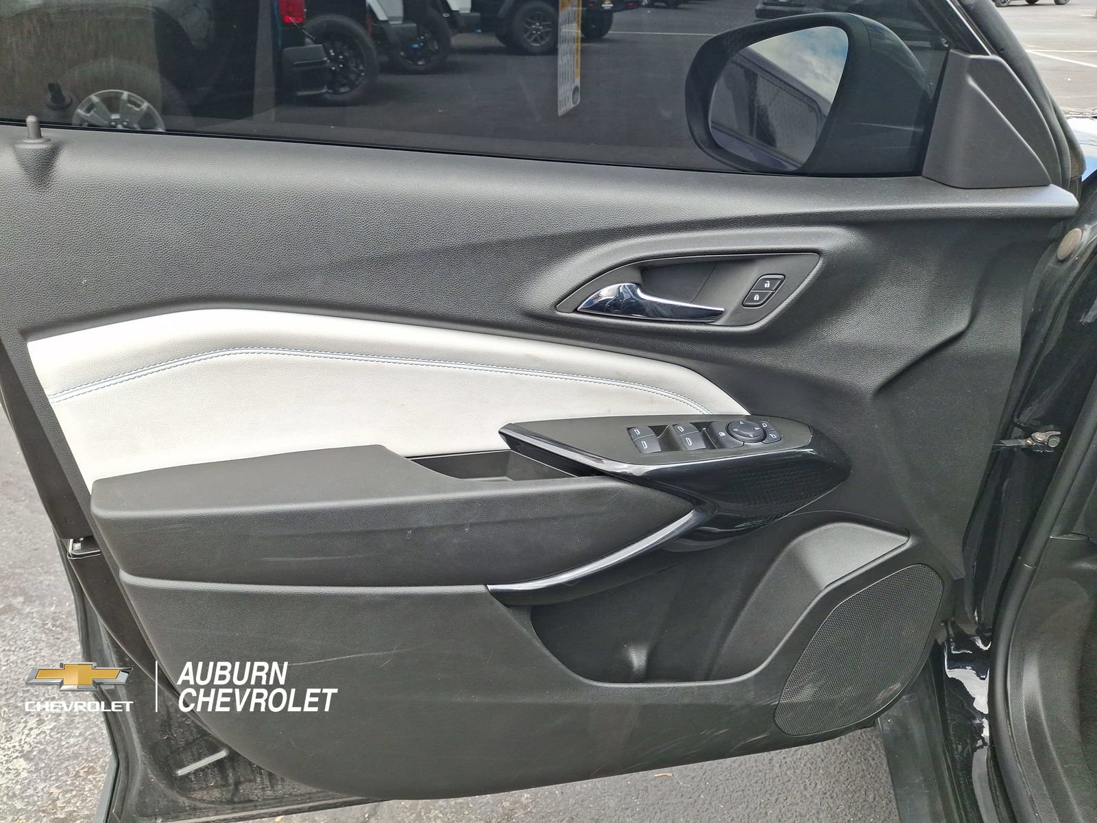 Used 2024 Chevrolet Trax LT FWD image 15