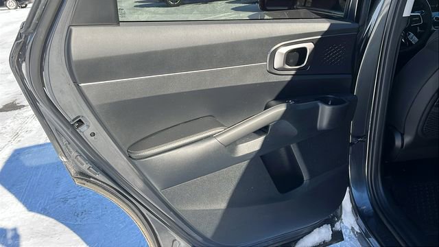 Used 2023 Kia Sorento LX image 16