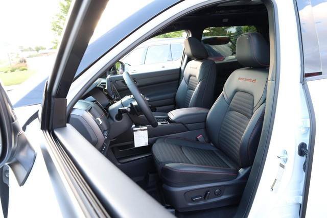 New 2026 Nissan Pathfinder Rock Creek w/ Rock Creek Premium Package AWD/4WD image 11