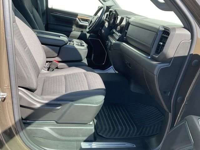 Used 2023 Chevrolet Silverado 1500 LT AWD/4WD image 21