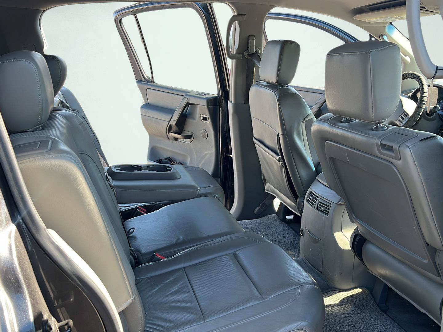 Used 2004 Nissan Armada SE w/ (LTH) Leather Pkg AWD/4WD image 16