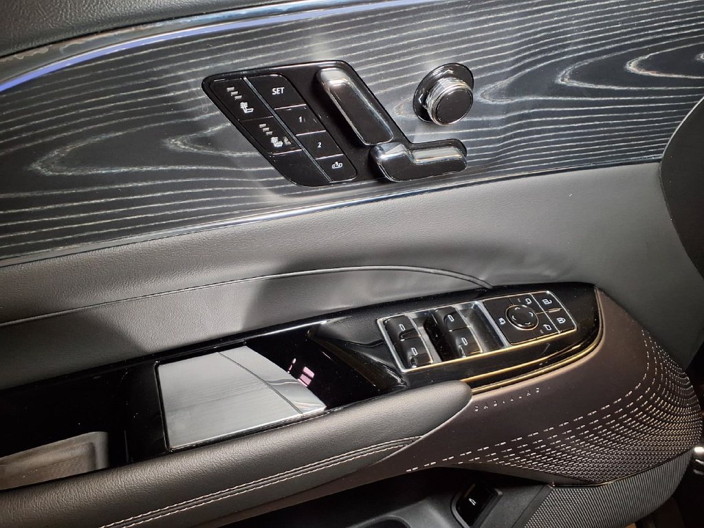 Certified 2024 Cadillac Lyriq Sport RWD image 13
