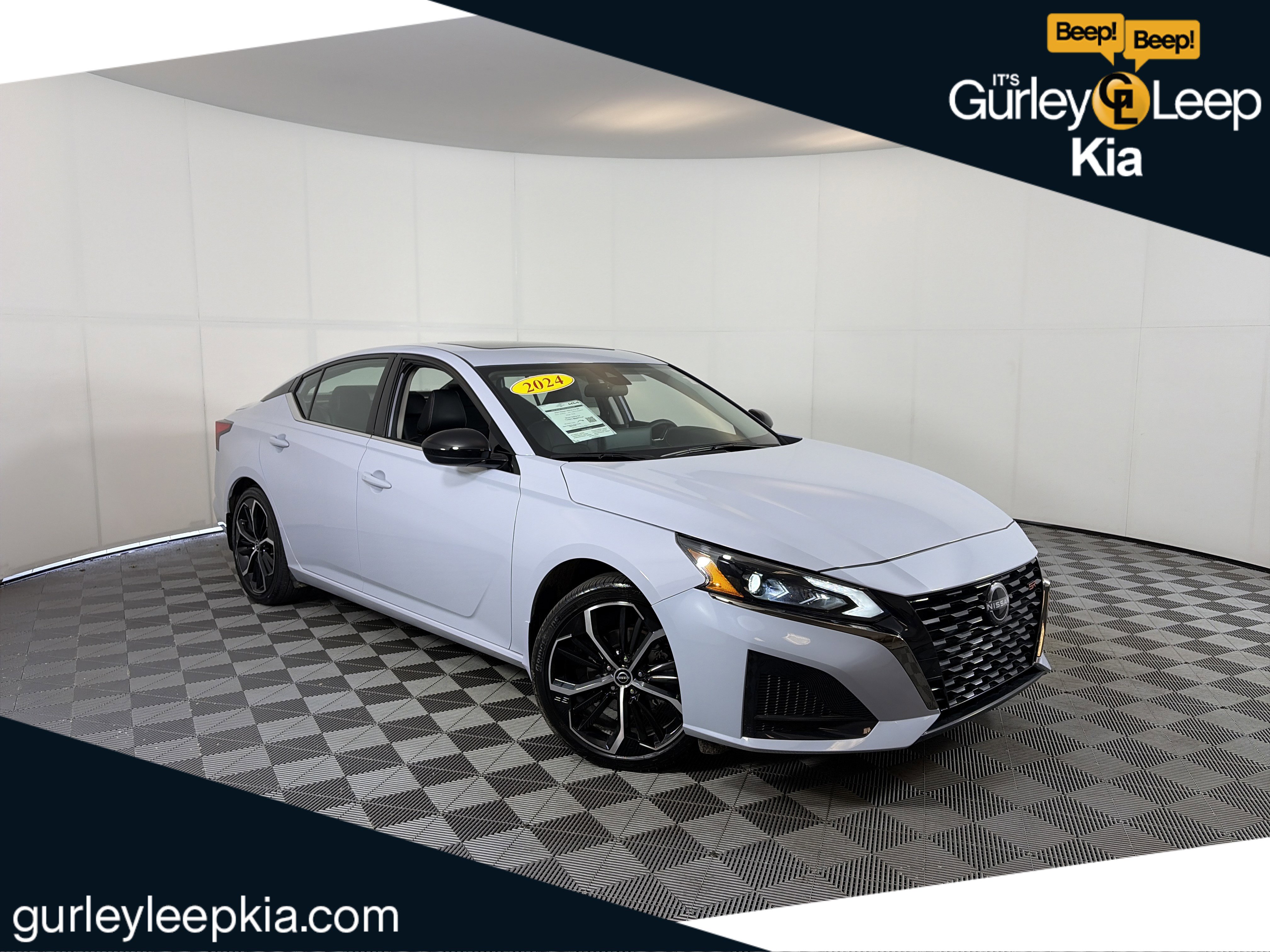 Used 2024 Nissan Altima 2.5 SR w/ SR Premium Package FWD image 1