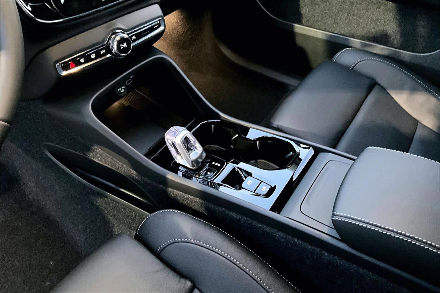 New 2026 Volvo XC40 B5 Plus w/ Protection Package Premier image 10