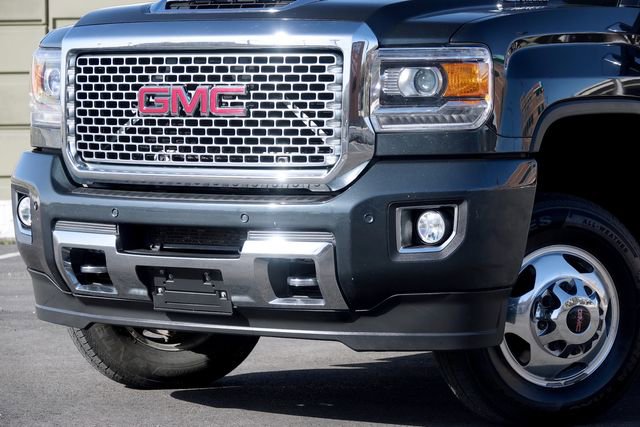 Used 2017 GMC Sierra 3500 Denali w/ Duramax Plus Package image 9