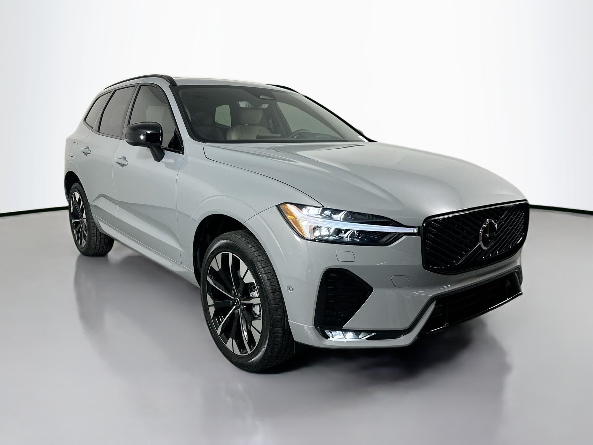 New 2026 Volvo XC60 B5 Plus w/ Protection Package Premier AWD/4WD image 3