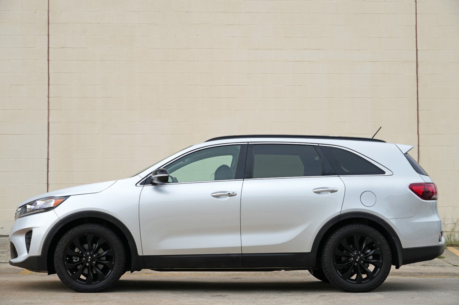 Used 2020 Kia Sorento S FWD image 45