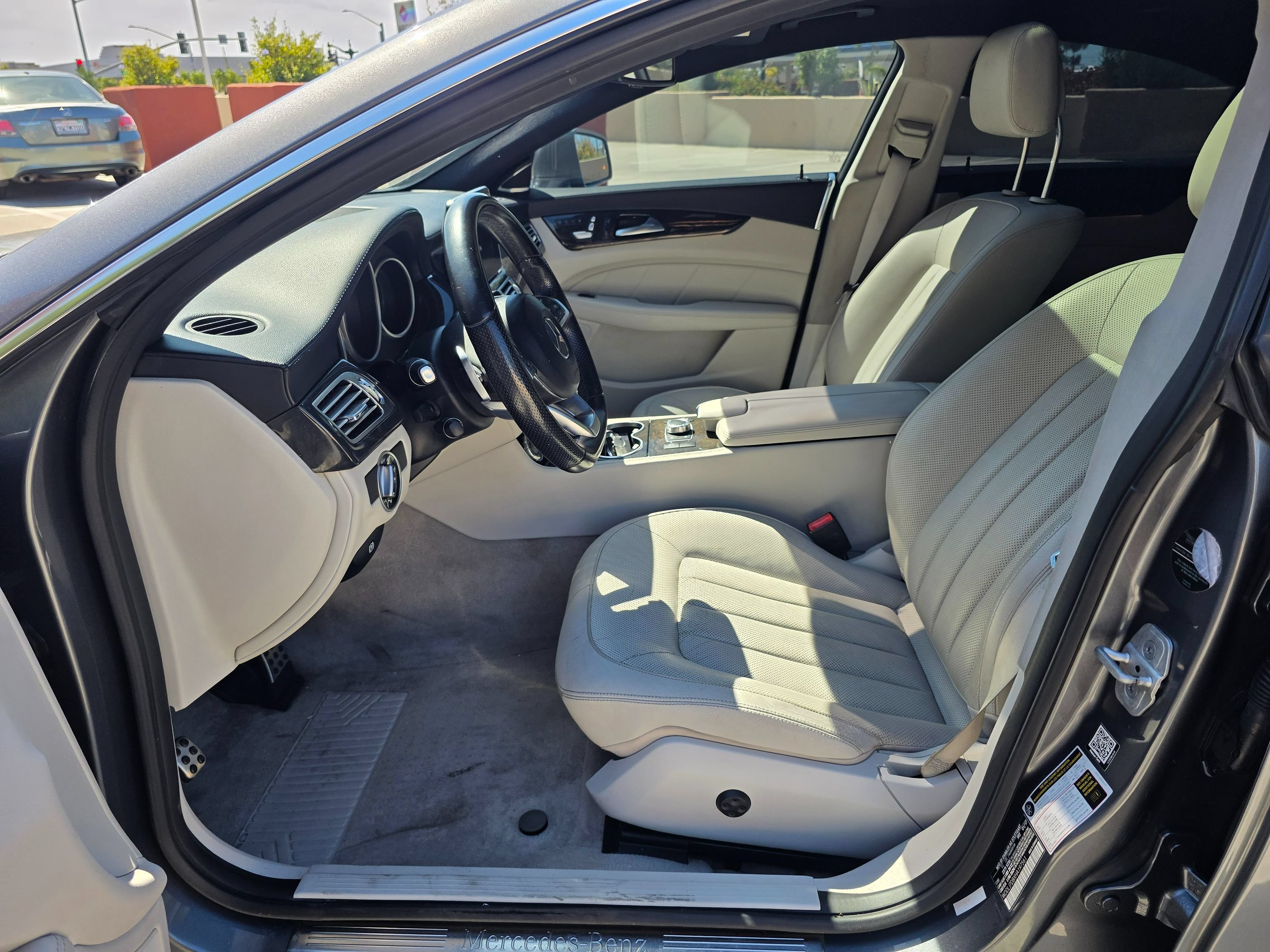 Used 2017 Mercedes-Benz CLS 550 w/ Premium 2 Package image 14