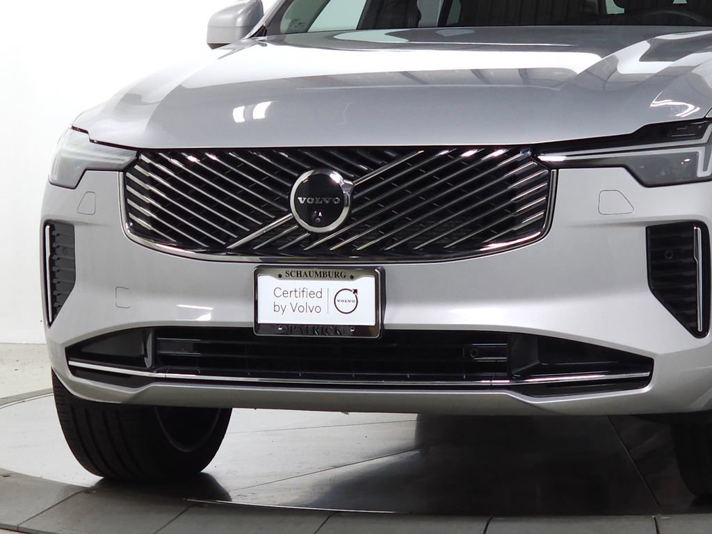 Certified 2025 Volvo XC90 B5 Plus AWD/4WD image 3