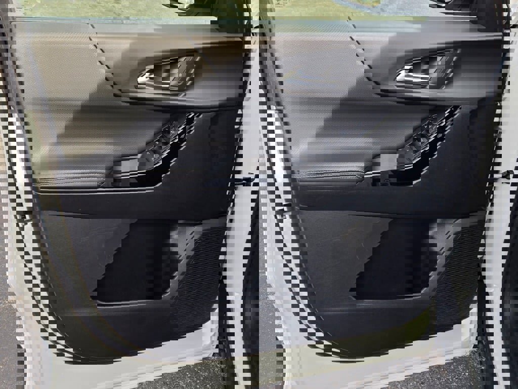 Certified 2025 Chevrolet Equinox LT image 19