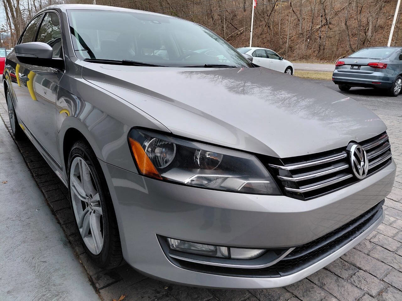 Used 2014 Volkswagen Passat TDI SEL Premium image 5
