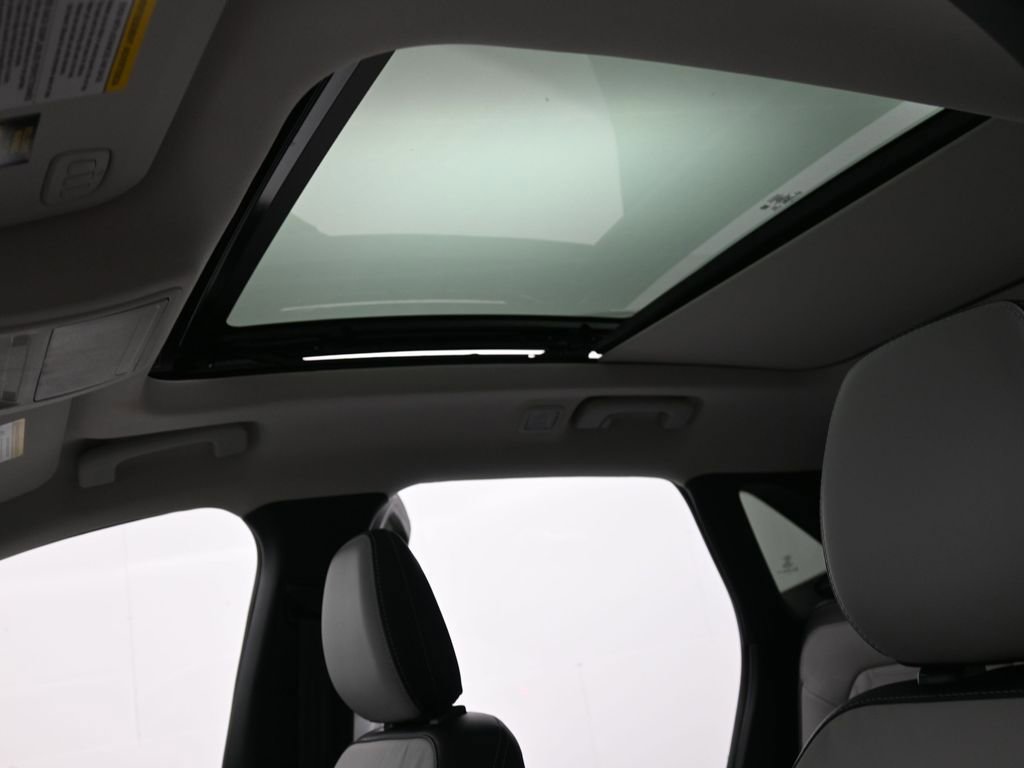 Used 2024 Ford Escape SE w/ PHEV Premium Package image 14