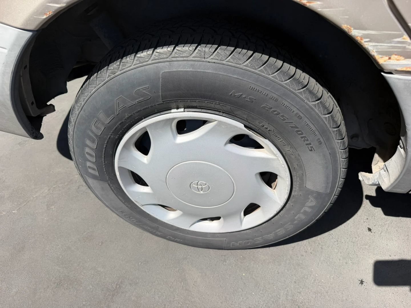 Used 2000 Toyota Sienna CE w/ CE Extra Value Pkg FWD image 31