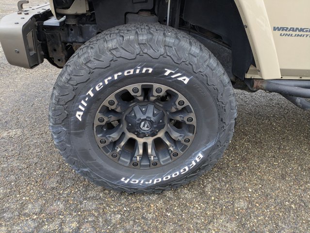 Used 2016 Jeep Wrangler Unlimited Sahara AWD/4WD image 10