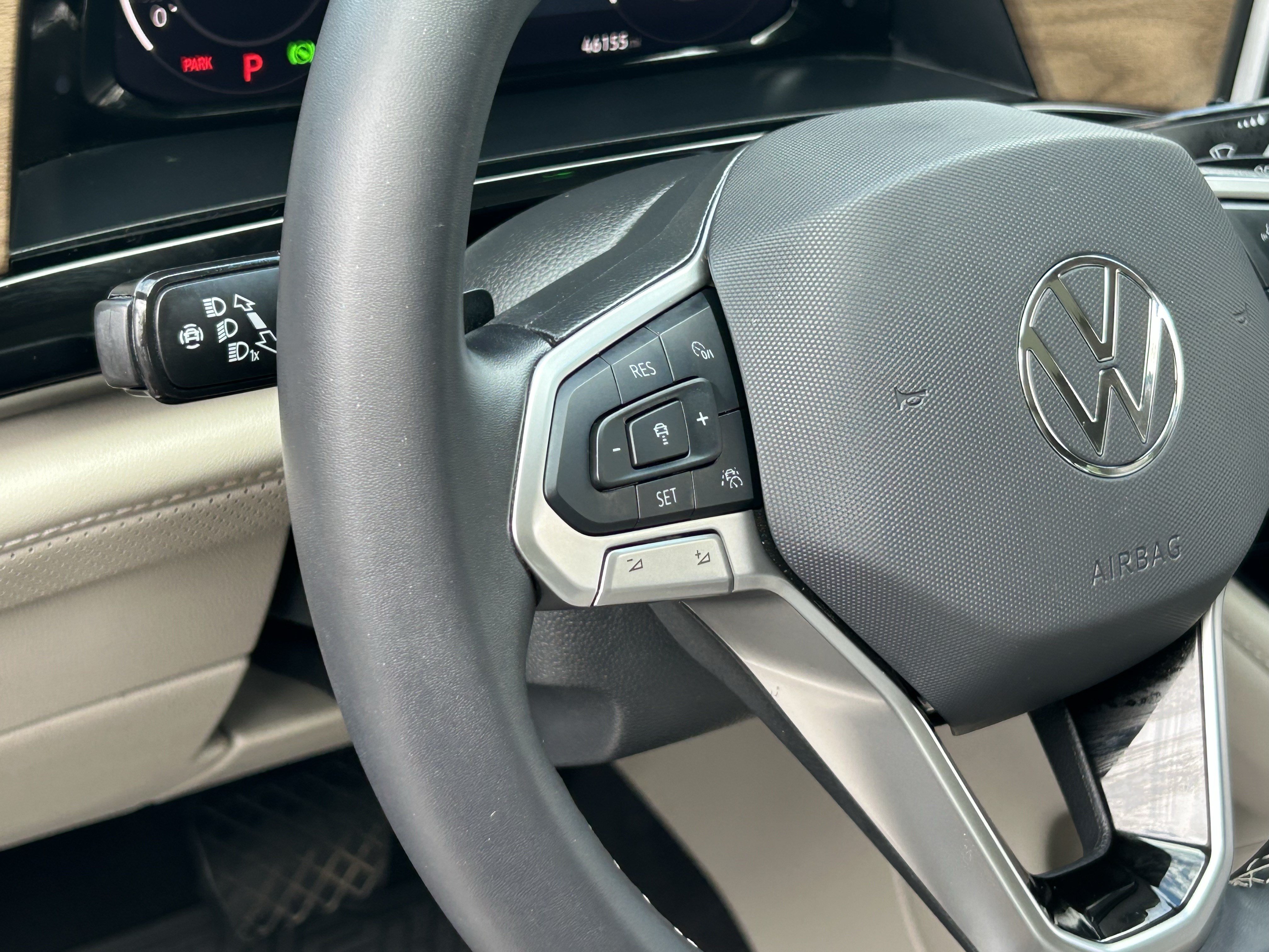 Used 2024 Volkswagen Atlas SE w/ Panoramic Sunroof Package AWD/4WD image 28