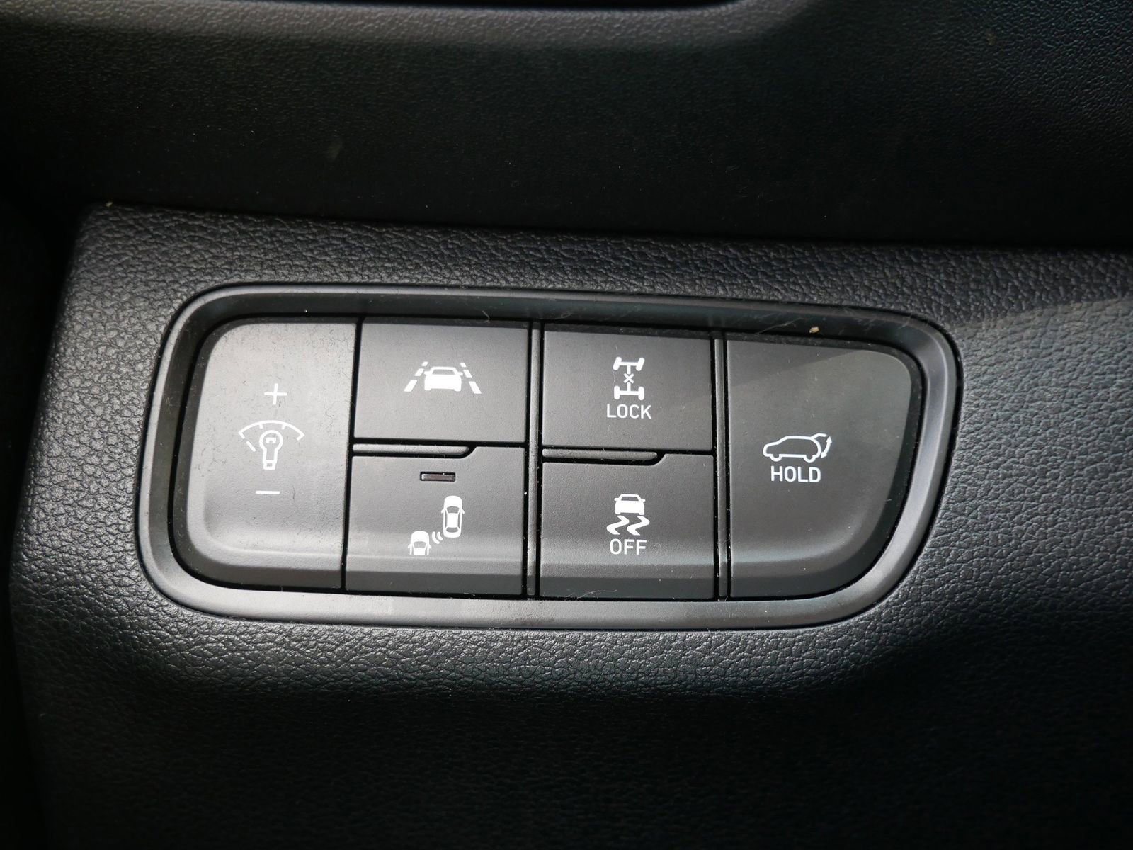 Used 2019 Hyundai Santa Fe Limited AWD/4WD image 27