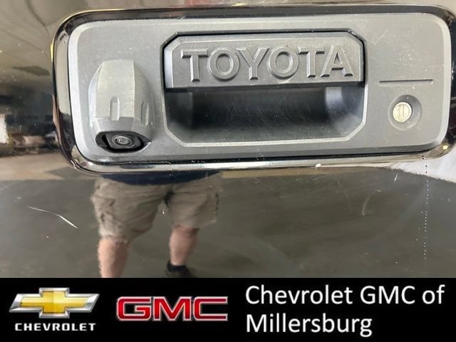 Used 2017 Toyota Tacoma SR5 w/ Tow Package AWD/4WD image 8