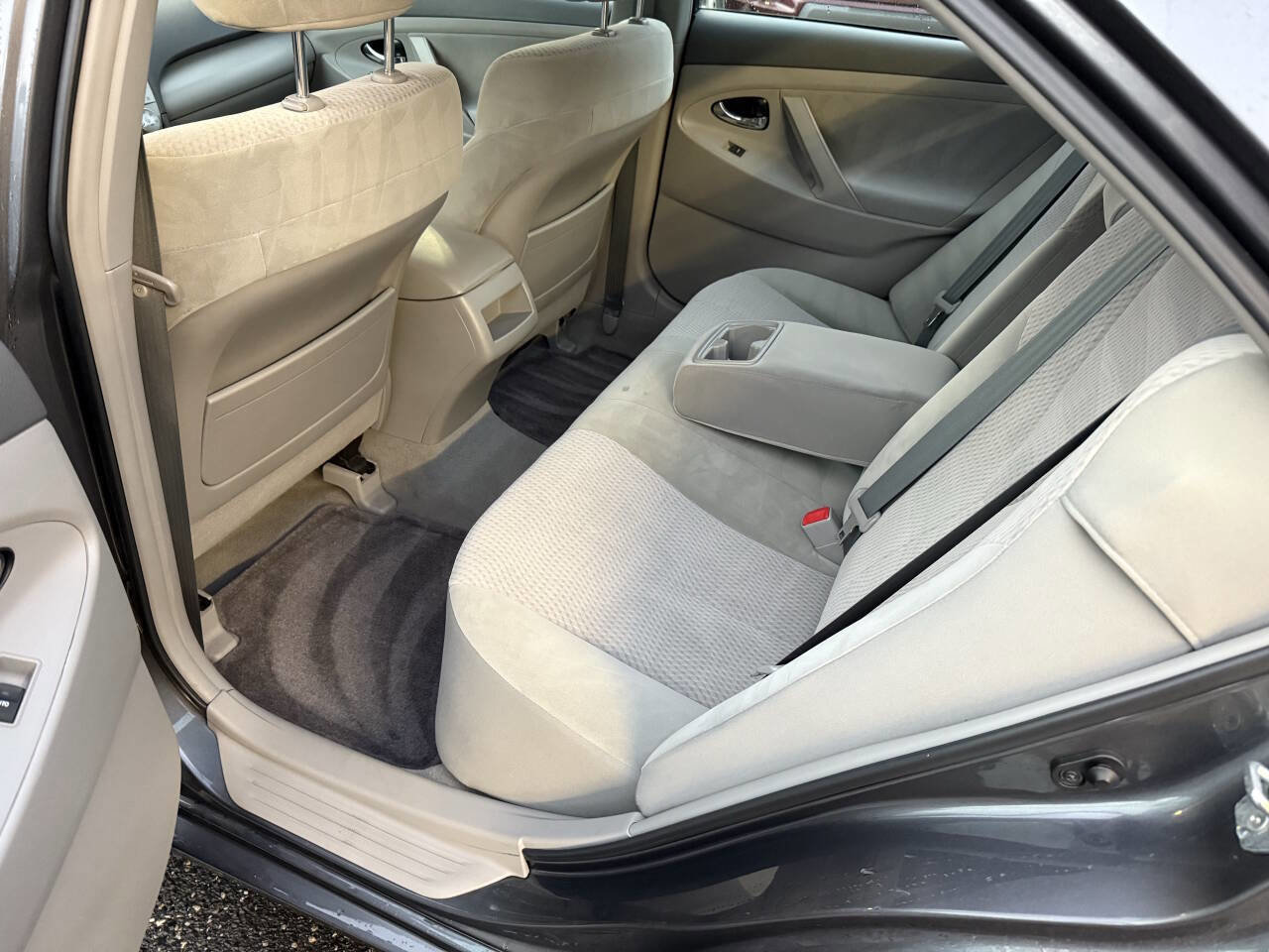 Used 2011 Toyota Camry LE w/ LE Extra-Value Pkg image 27