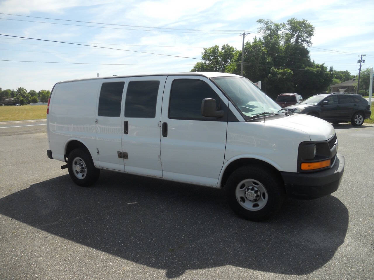 Used 2013 Chevrolet Express 2500 RWD image 11