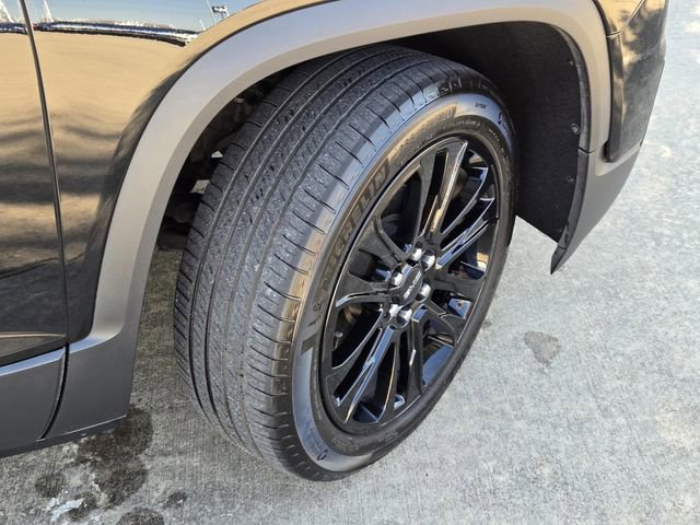 Used 2023 GMC Acadia SLT w/ Elevation Edition image 6