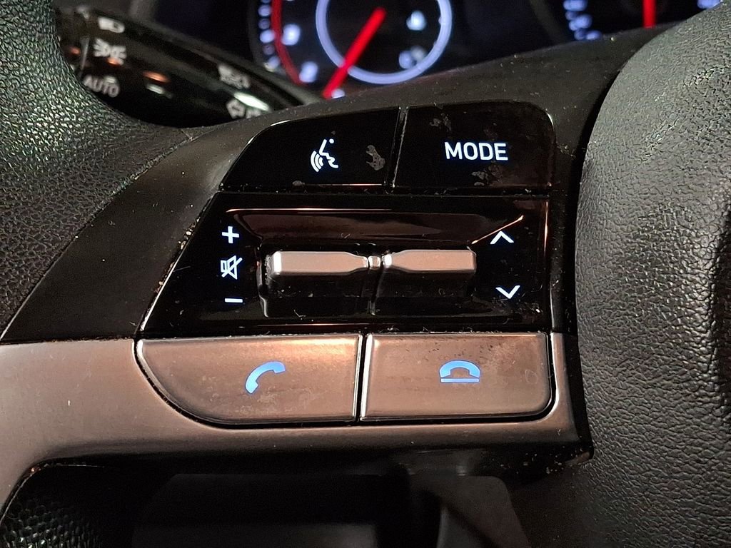 Used 2023 Hyundai Elantra SEL image 17